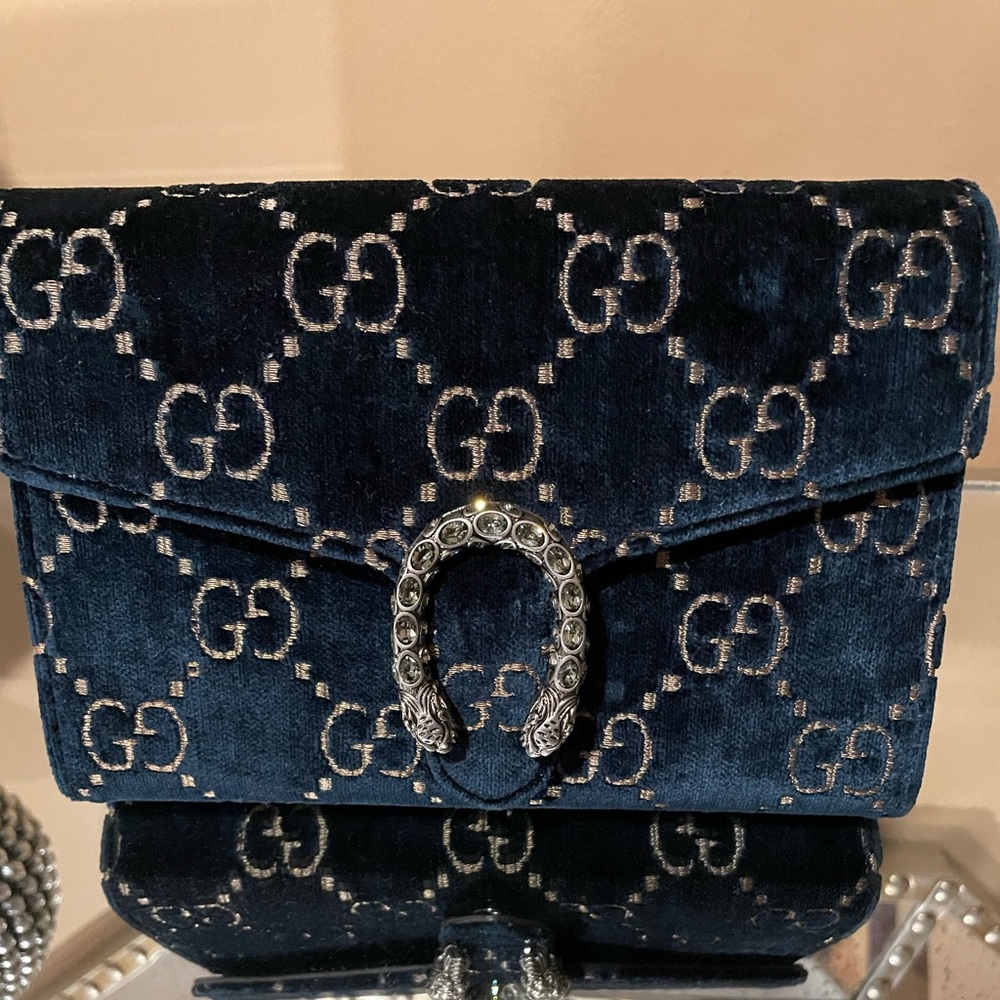 Gucci Dionysus velvet crossbody bag.